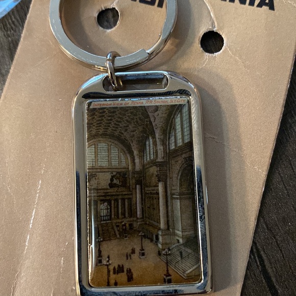 PENNSYLVANIA station keychain - Picture 2 of 3